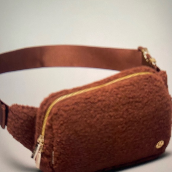 Lululemon everywhere belt bag 2L - Picture 4 of 10